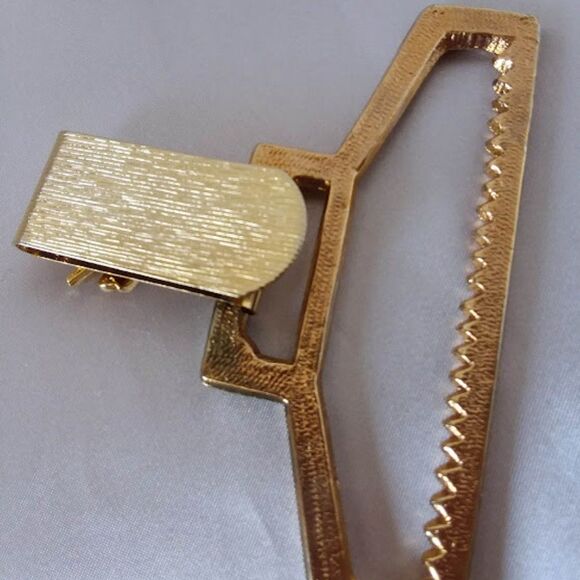 Vintage Square Dancing Metal Towel Holder Belt Clip Gold Tone Swing Dancer Hook - Picture 5 of 5